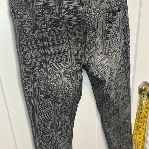 Free people grey Aztec design skinny jeans so 27 - Picture 4 of 4